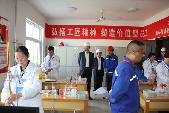 李合军带队到乐玩首页（中国）网页版督导“我是状元”职工职业技能竞赛活动 (2)_副本.jpg